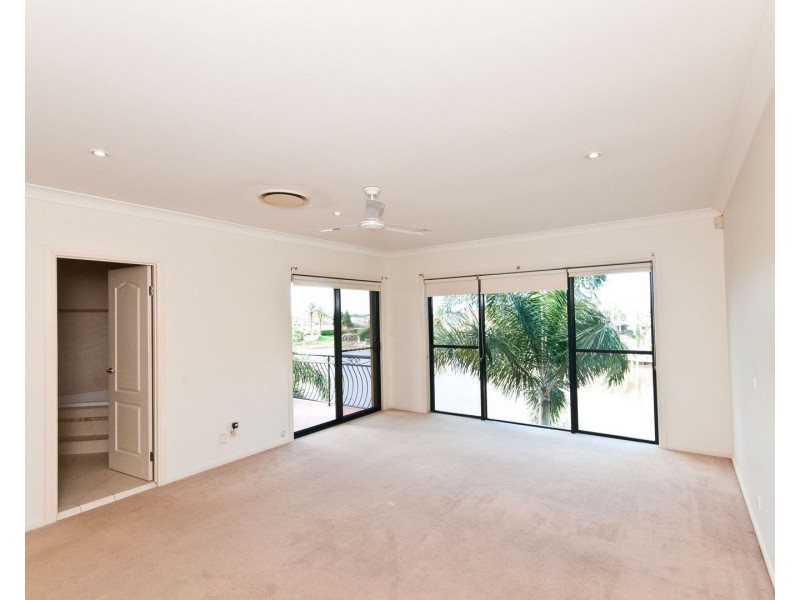 5 Staysail Crescent, Clear Island Waters QLD 4226