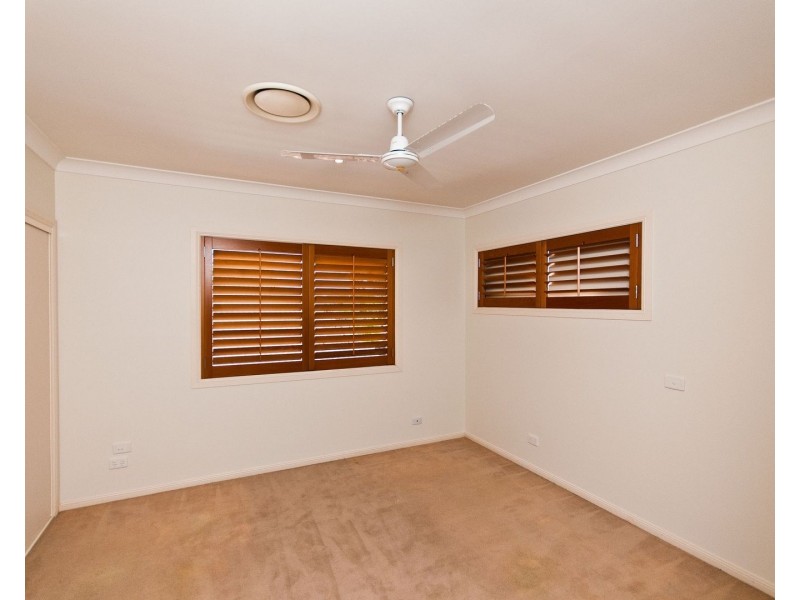 5 Staysail Crescent, Clear Island Waters QLD 4226