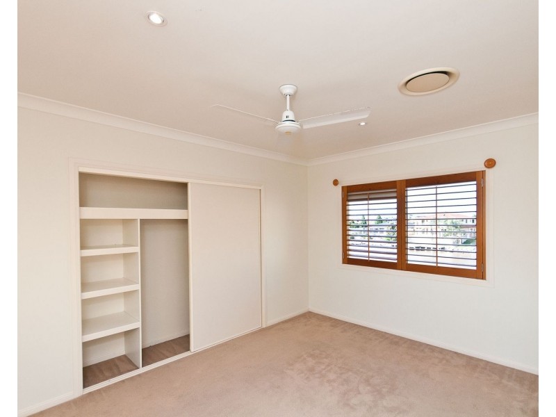 5 Staysail Crescent, Clear Island Waters QLD 4226