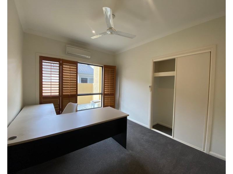 5 Staysail Crescent, Clear Island Waters QLD 4226