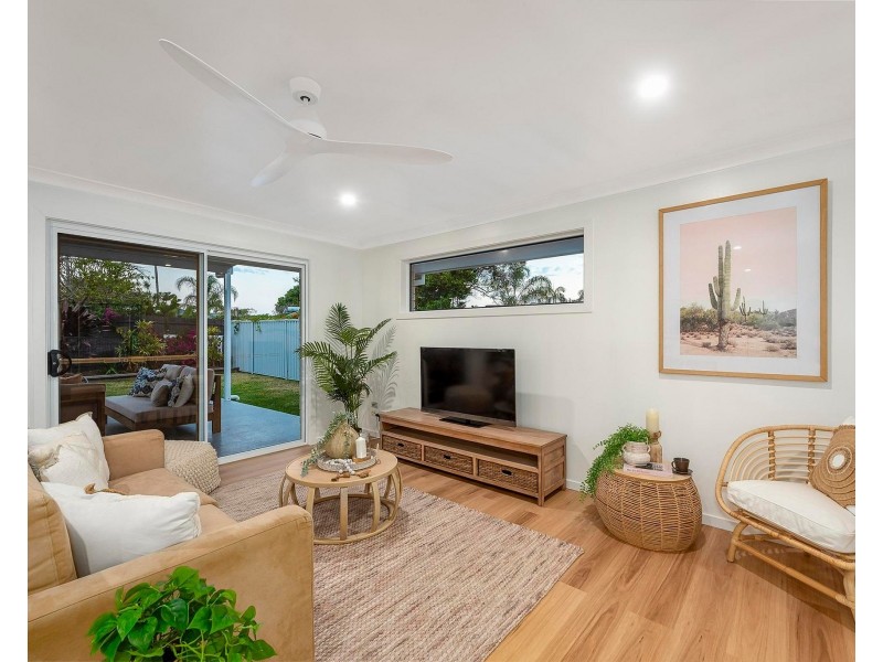 204 Tallebudgera Drive, Palm Beach QLD 4221