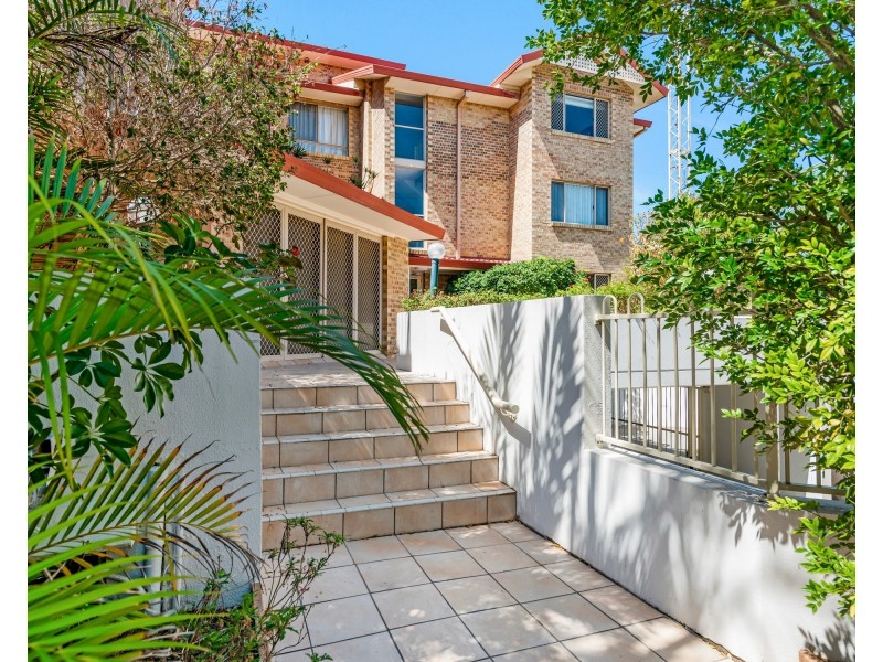 2/1251 Gold Coast Highway, Palm Beach QLD 4221