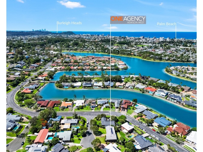 4 Taproot Place, Elanora QLD 4221
