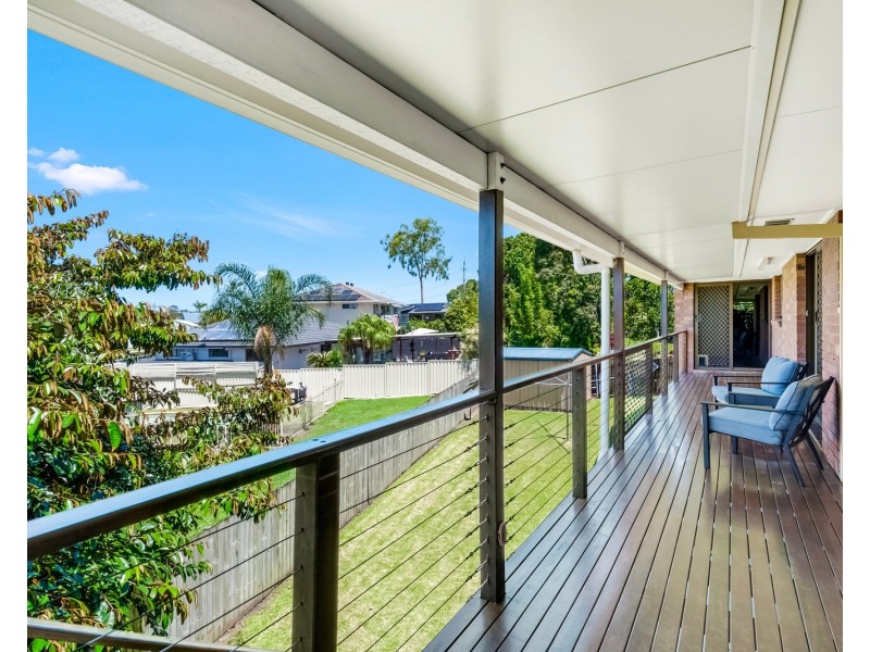 4 Taproot Place, Elanora QLD 4221