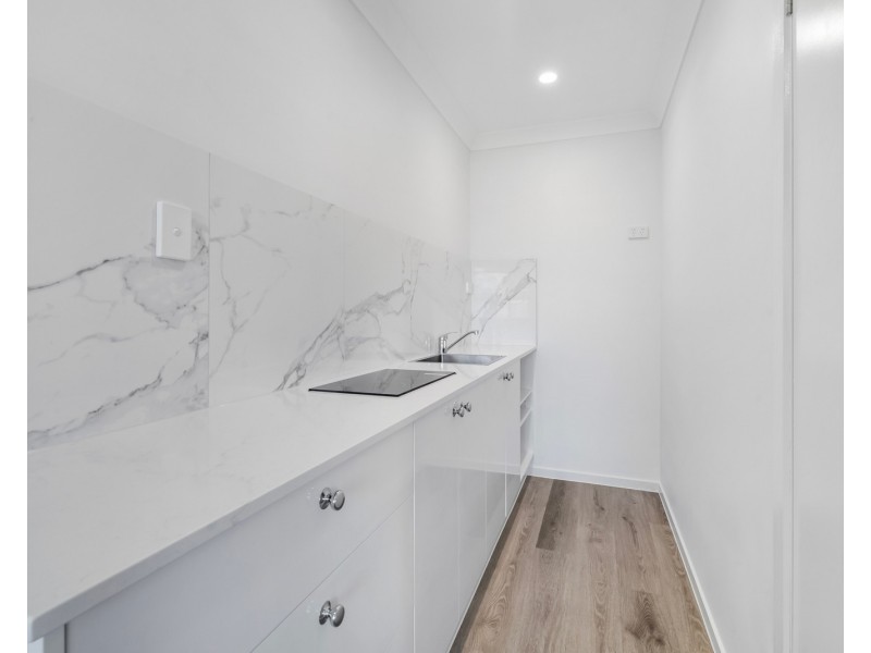 4 Taproot Place, Elanora QLD 4221