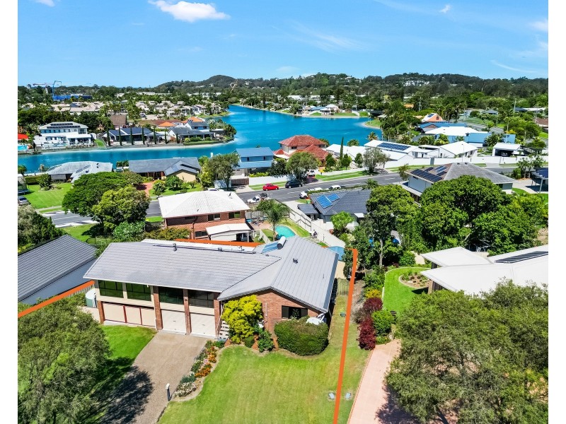 4 Taproot Place, Elanora QLD 4221