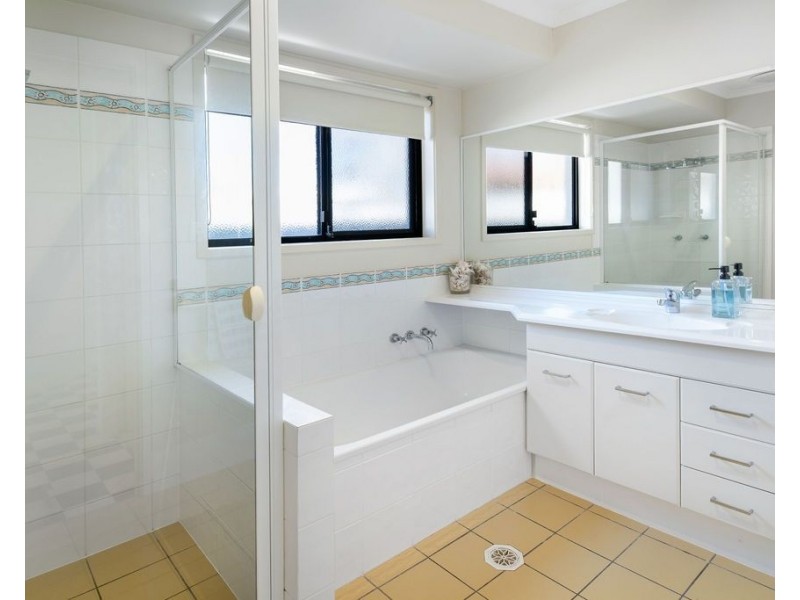 25 Buliti Street, Hope Island QLD 4212