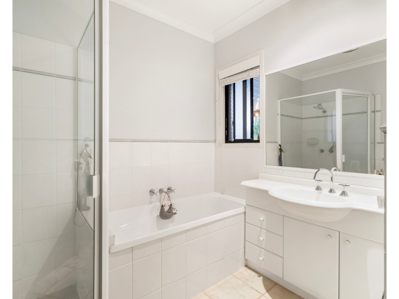 8 Exton Place, Mudgeeraba QLD 4213