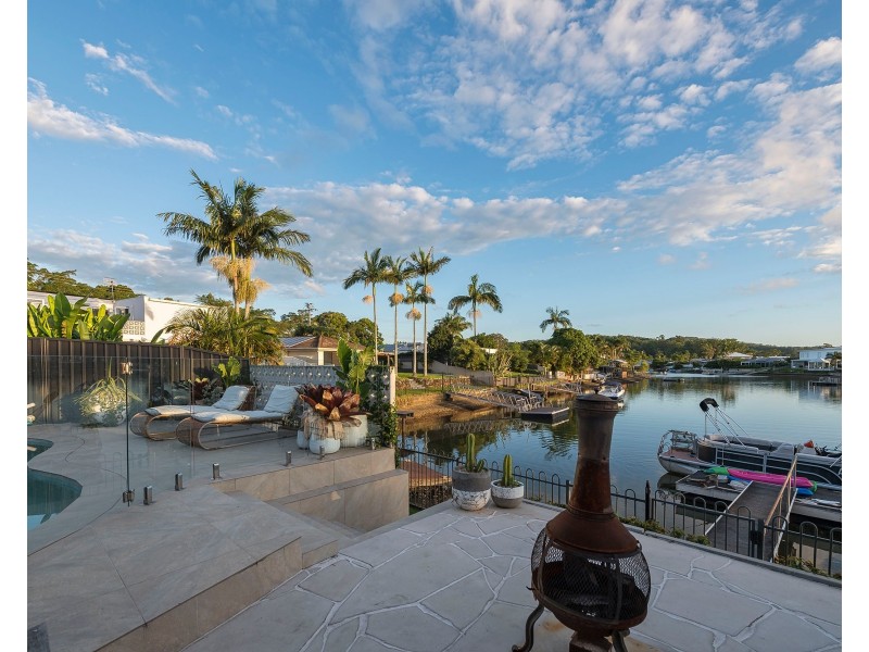 4 Bradshaw Drive, Currumbin Waters QLD 4223