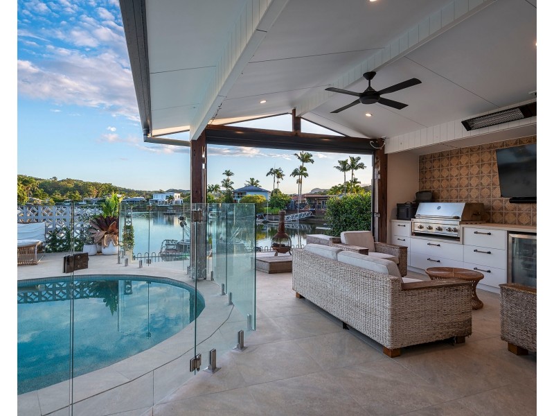 4 Bradshaw Drive, Currumbin Waters QLD 4223