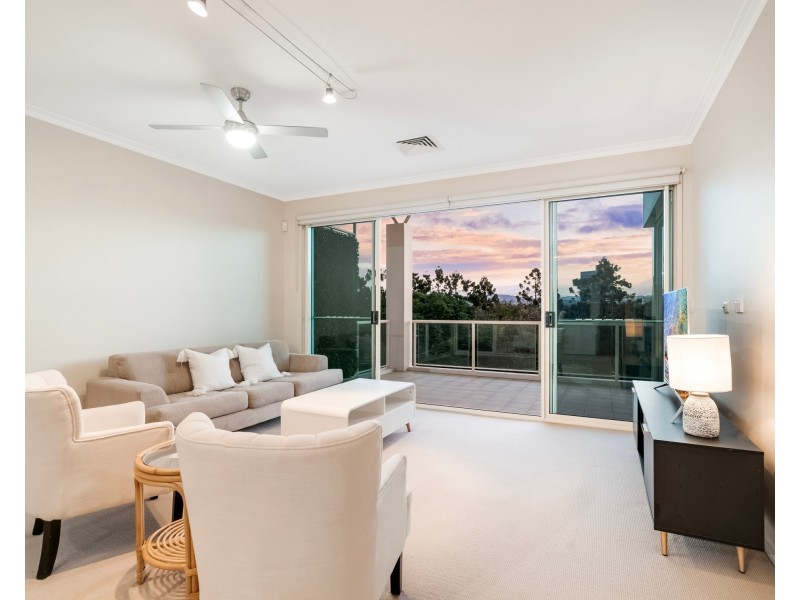 4137 Archer Hill, Benowa QLD 4217