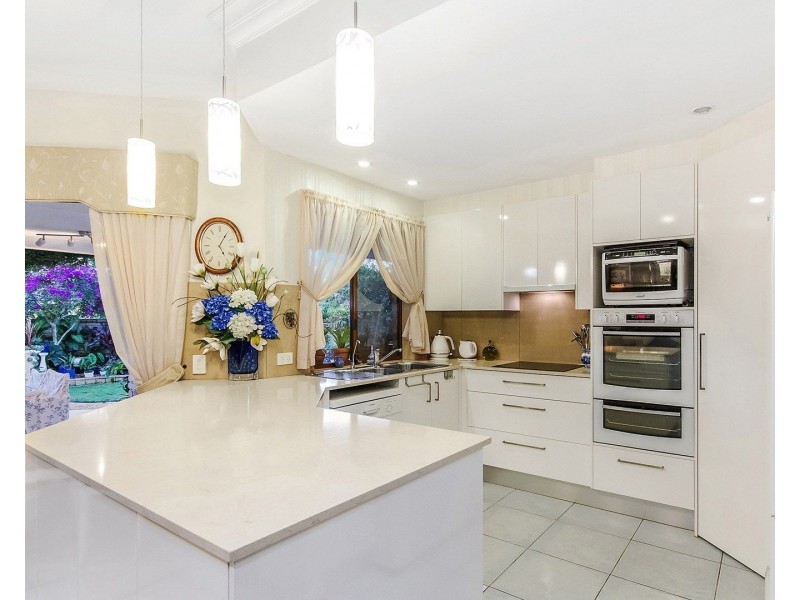 59 Martingale Circuit, Clear Island Waters QLD 4226