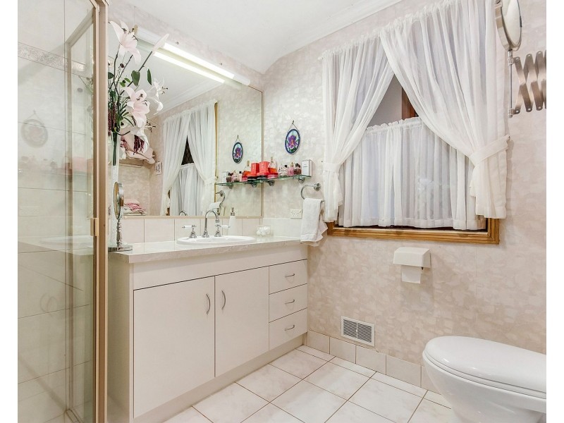 59 Martingale Circuit, Clear Island Waters QLD 4226