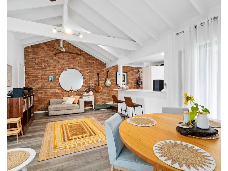 2/125 Townson Ave, Palm Beach QLD 4221