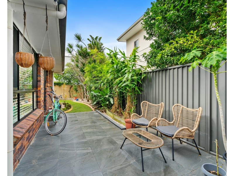 2/125 Townson Ave, Palm Beach QLD 4221