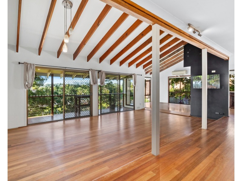 6 Hovea Court, Elanora QLD 4221