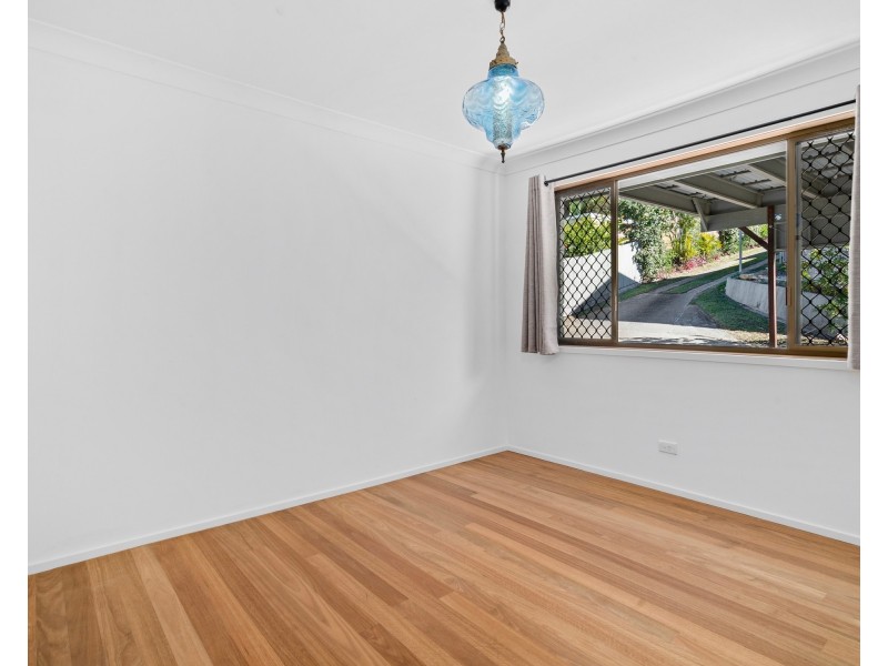 6 Hovea Court, Elanora QLD 4221