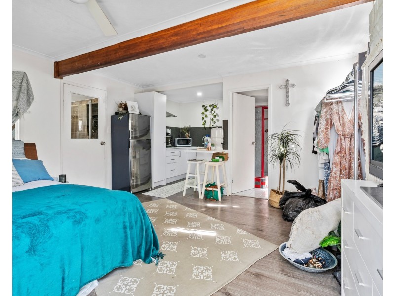 6 Hovea Court, Elanora QLD 4221