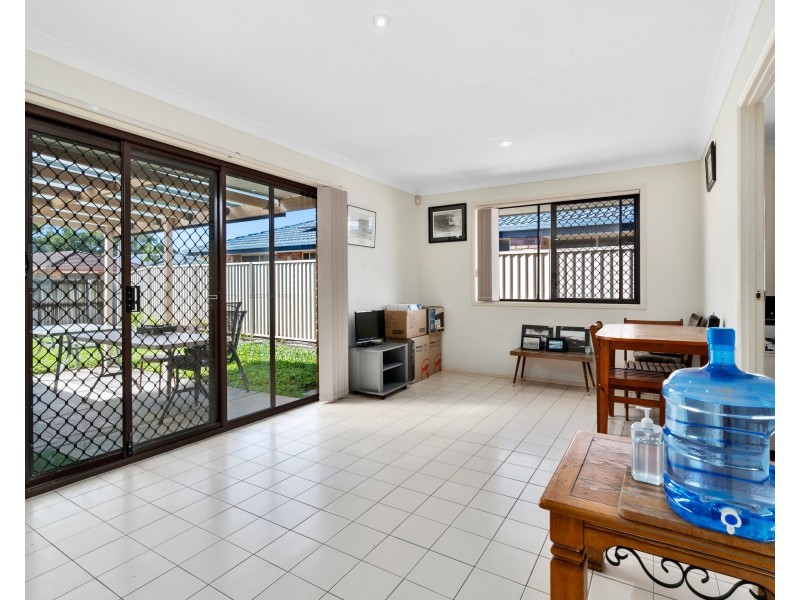 8 Cosmos Court, Elanora QLD 4221