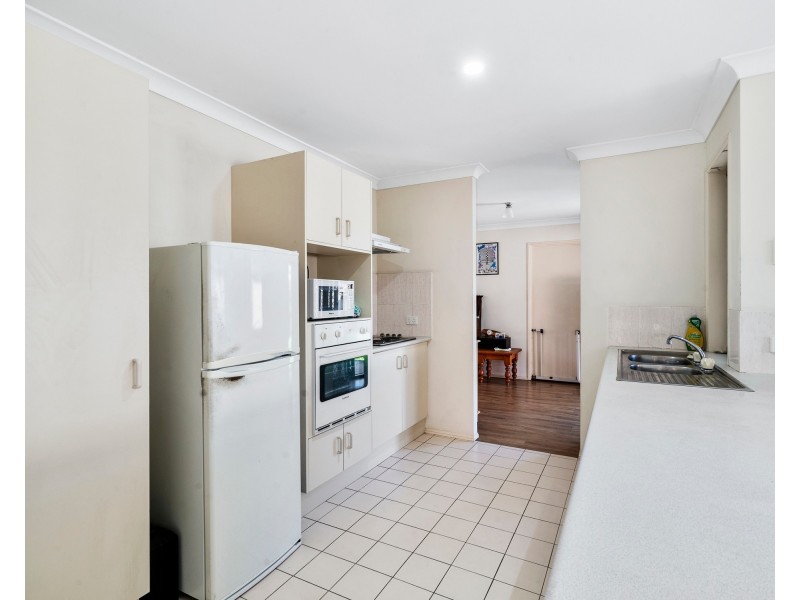 8 Cosmos Court, Elanora QLD 4221