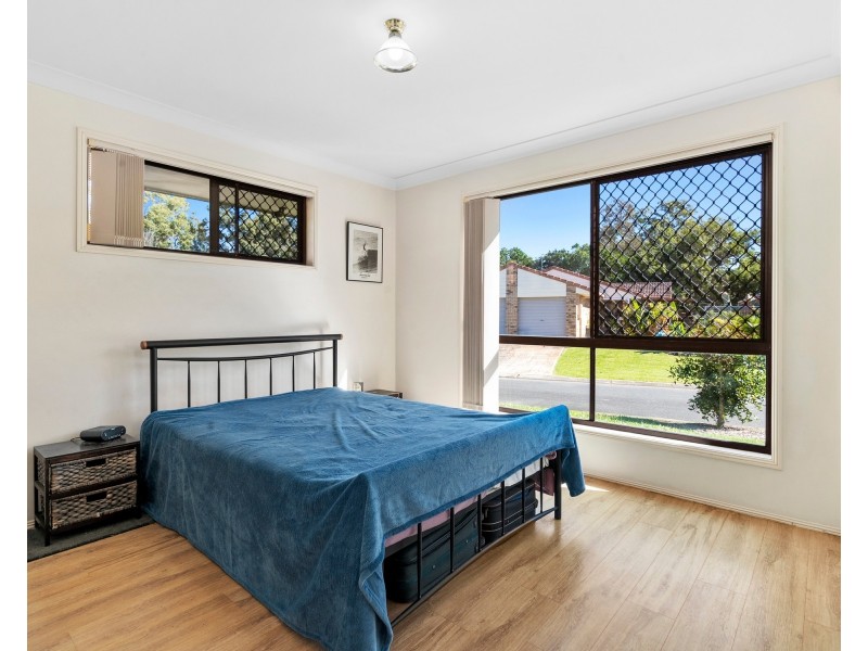 8 Cosmos Court, Elanora QLD 4221