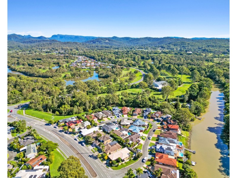 8 Cosmos Court, Elanora QLD 4221