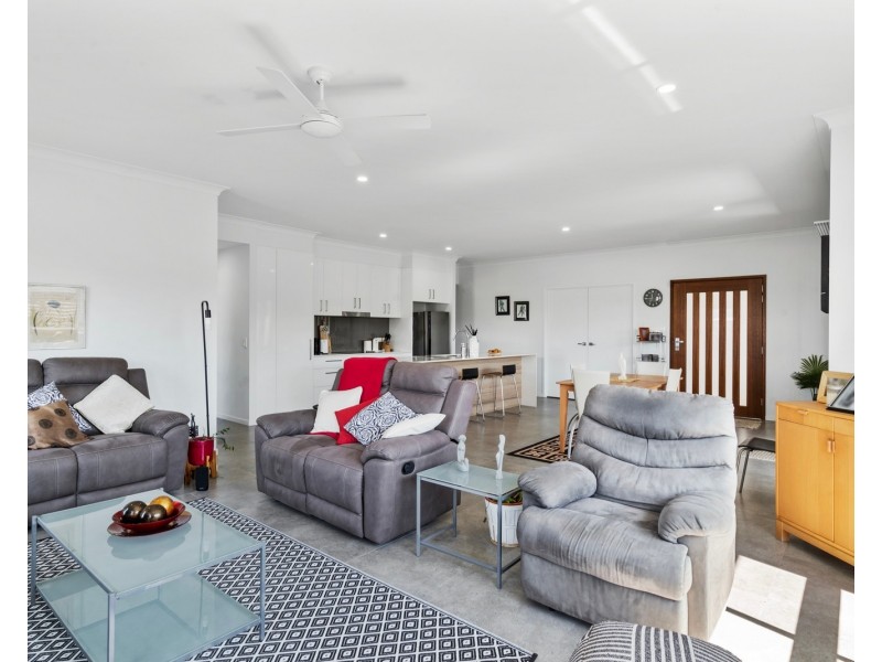 1/3 Element Street, Elanora QLD 4221