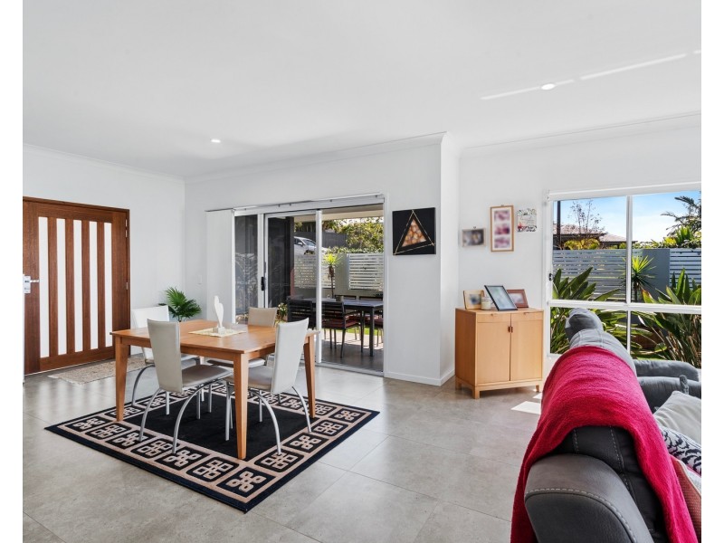 1/3 Element Street, Elanora QLD 4221