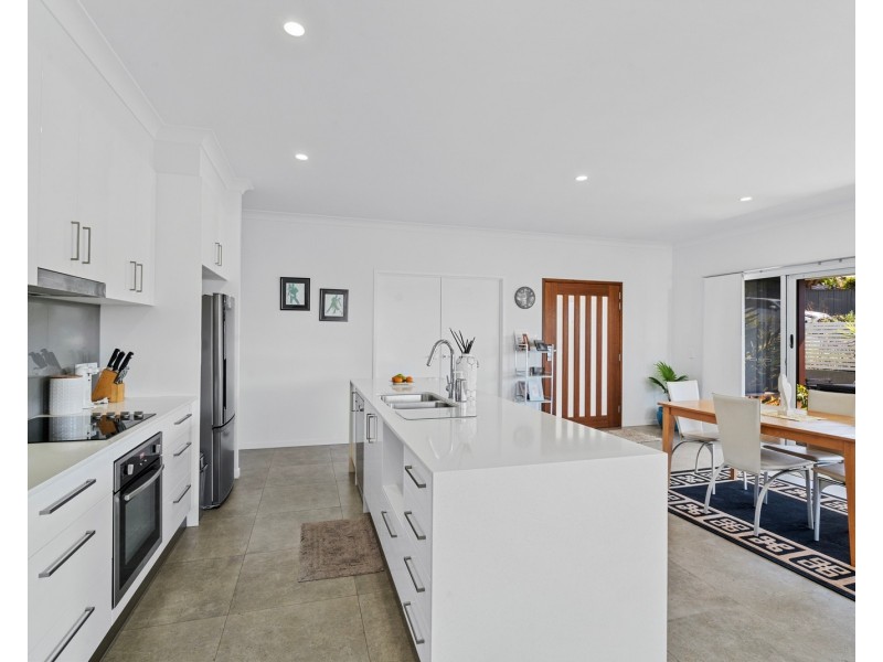 1/3 Element Street, Elanora QLD 4221