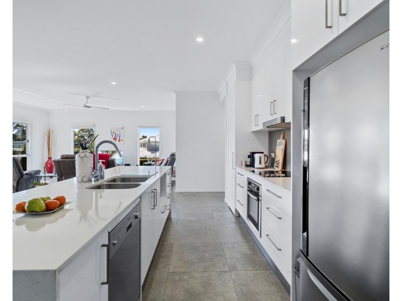 1/3 Element Street, Elanora QLD 4221