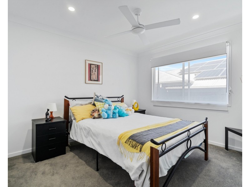 1/3 Element Street, Elanora QLD 4221