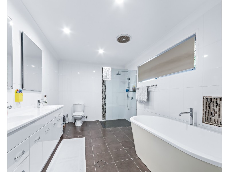 8 Drumfish Drive, Currumbin Waters QLD 4223