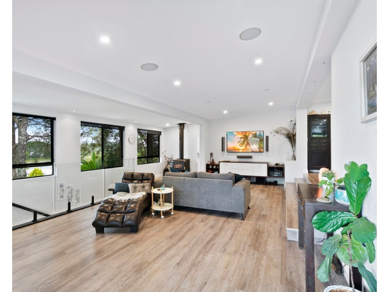 4 Chidlow Court, Elanora QLD 4221