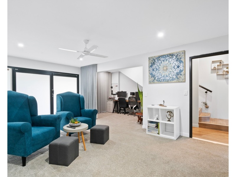 4 Chidlow Court, Elanora QLD 4221
