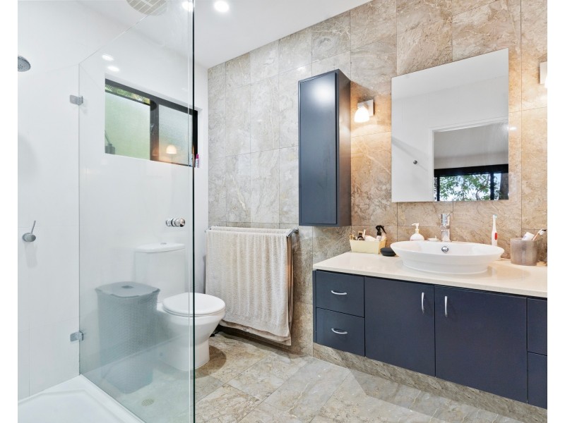 4 Chidlow Court, Elanora QLD 4221