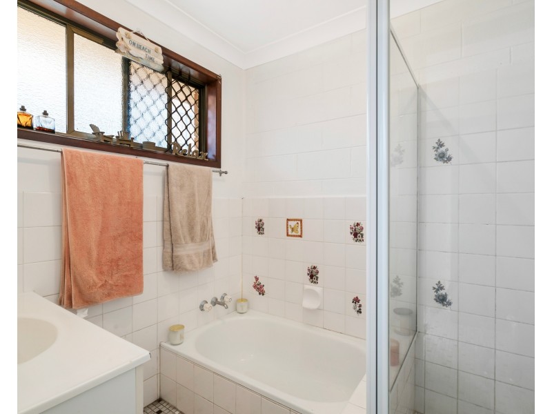 1/19 Leyte Avenue, Palm Beach QLD 4221