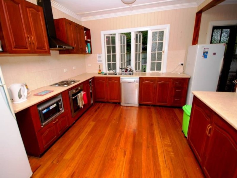 14 Rosina Street, Kangaroo Point QLD 4169