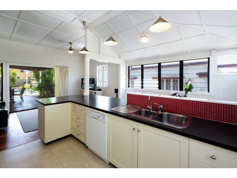 32 Lochaber Street, Dutton Park QLD 4102