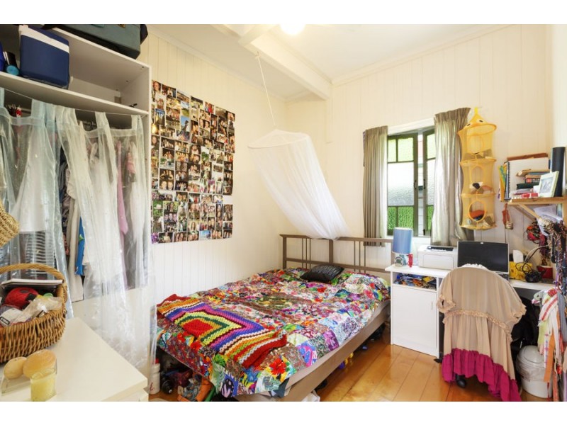 32 Lochaber Street, Dutton Park QLD 4102