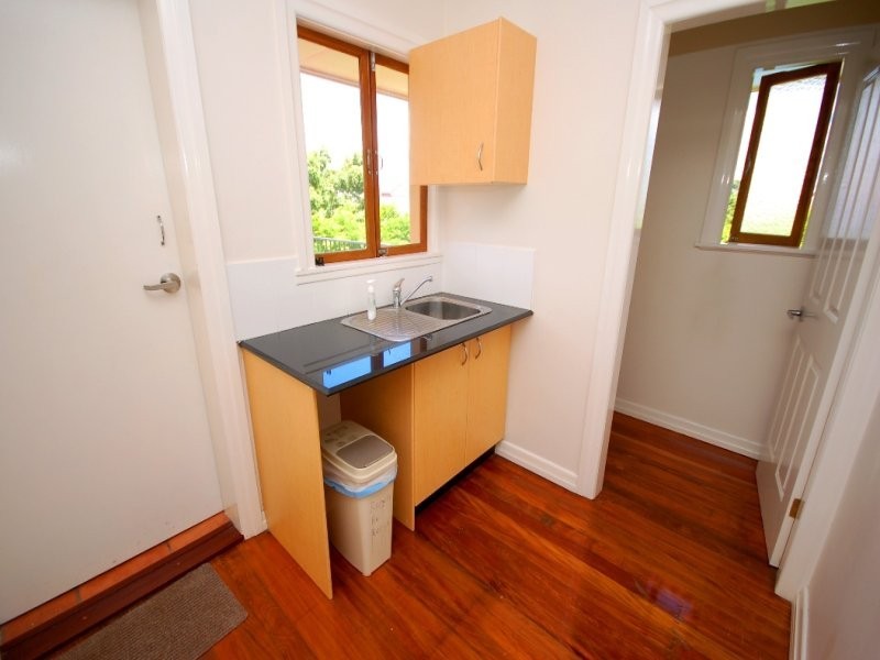 309 Cornwall Street, Greenslopes QLD 4120