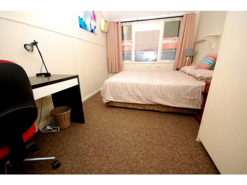 61 Lockerbie Street, Kangaroo Point QLD 4169