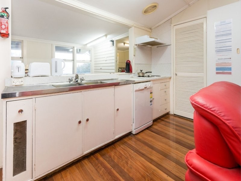 61 Lockerbie Street, Kangaroo Point QLD 4169