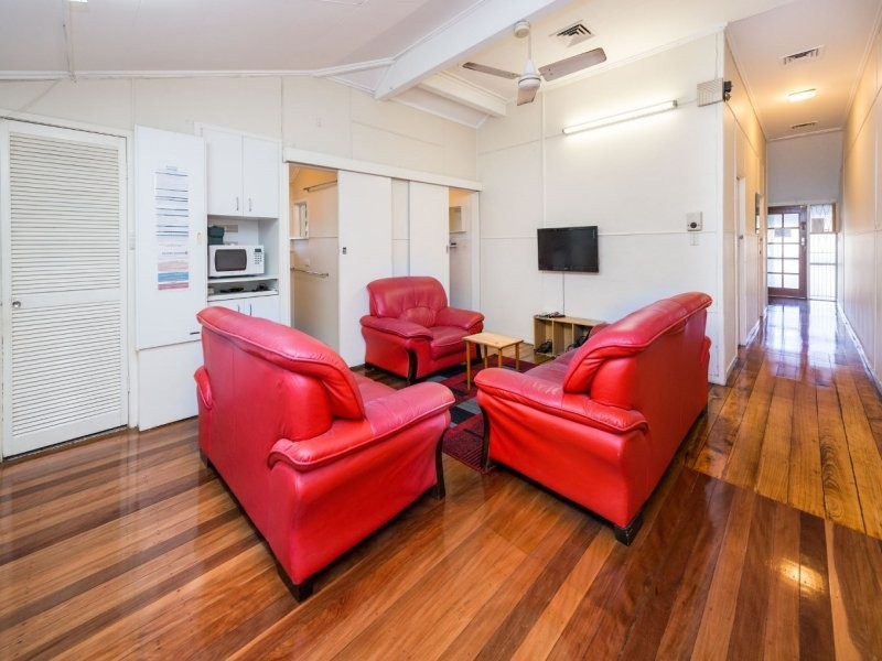 61 Lockerbie Street, Kangaroo Point QLD 4169