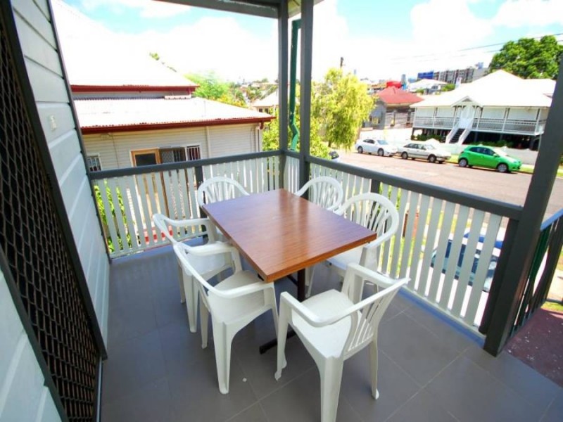 17 Broadway Street, Woolloongabba QLD 4102