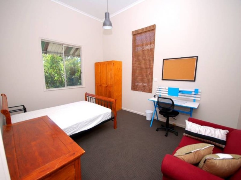 17 Broadway Street, Woolloongabba QLD 4102