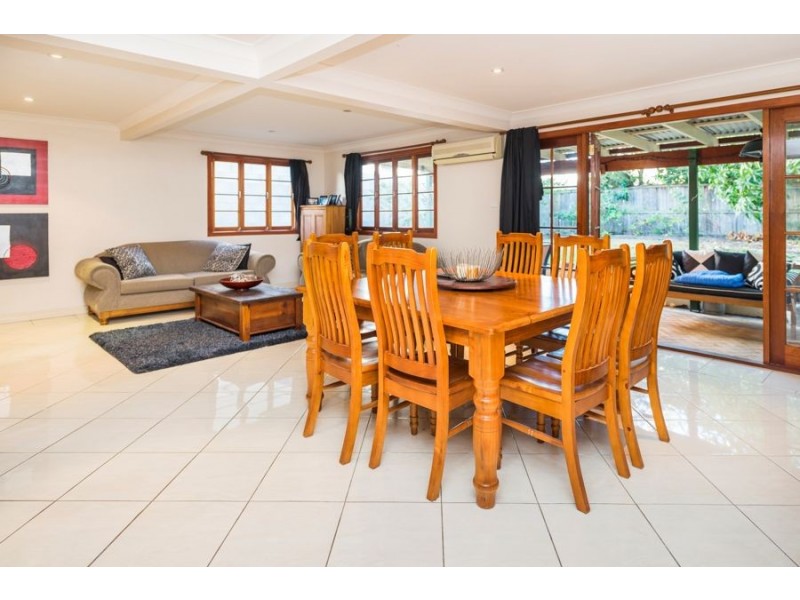 30 KATOOMBA AVENUE, Hawthorne QLD 4171