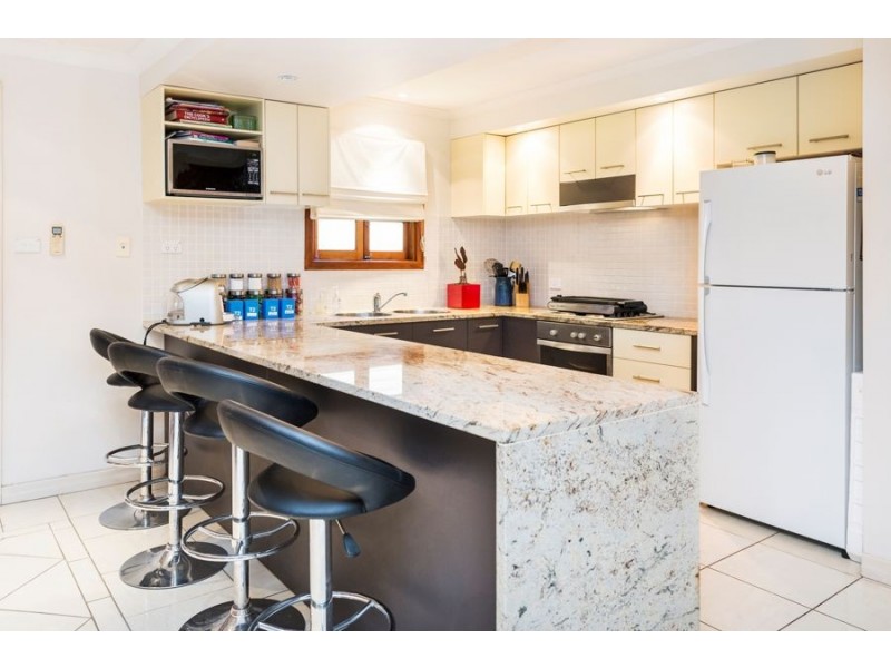 30 KATOOMBA AVENUE, Hawthorne QLD 4171