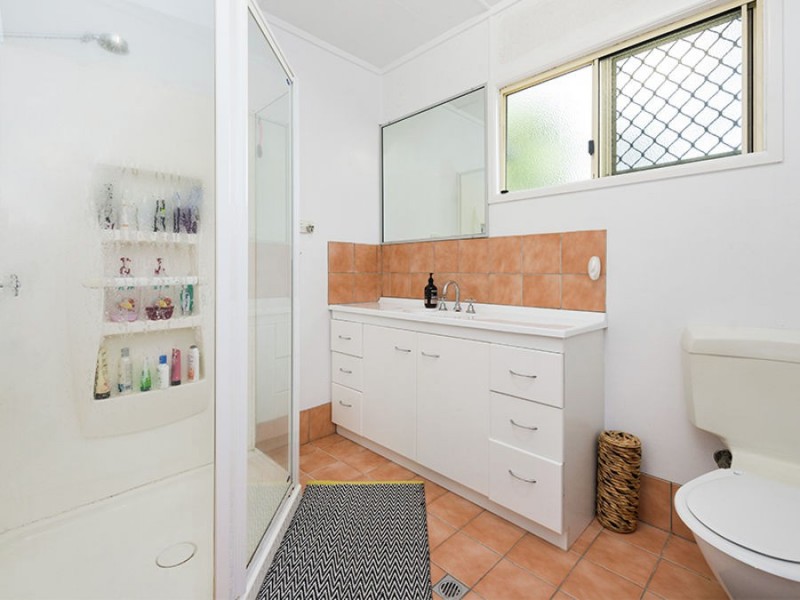 62 Elizabeth Street, Sherwood QLD 4075