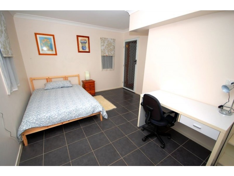 32 Lochaber Street, Dutton Park QLD 4102