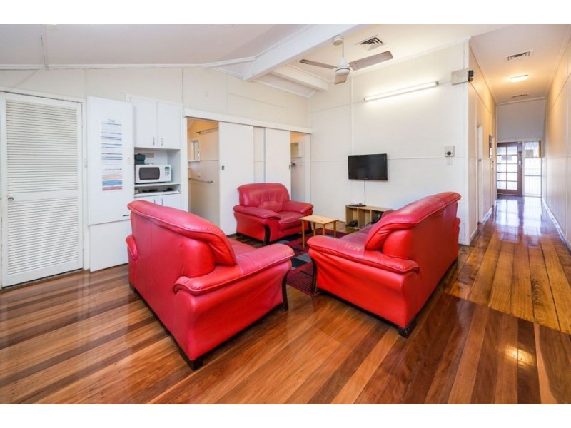 61 Lockerbie Street, Kangaroo Point QLD 4169